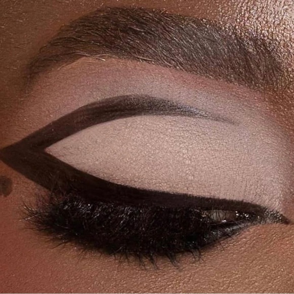 Beauty Bakerie The Chosen Bun Eyeshadow Palette, - Picture 5 of 5